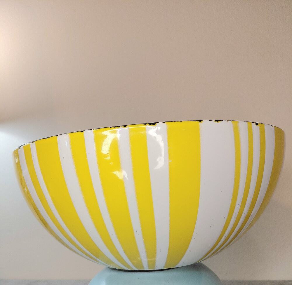 Vintage Cathrineholm Norway Yellow & White Stripes Enamel Bowl 9" Kittlesen
